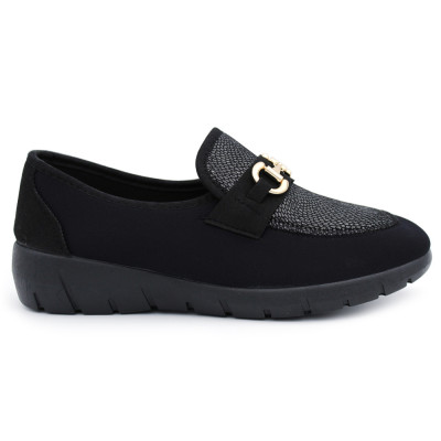 Zapatos confort negro con hebilla dorada 228497 flexibles